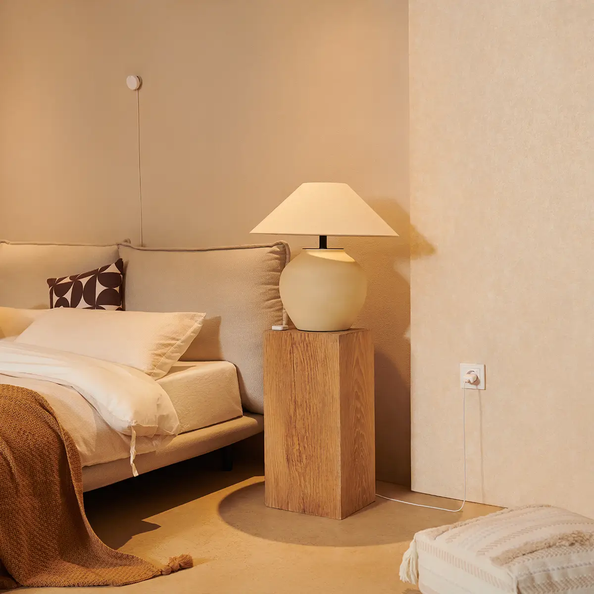 Wall Outlet H2 - Image 8